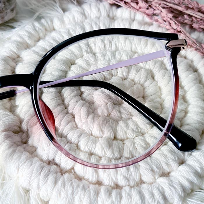 Zeelool Modell: Yadejah Schwarz-Rot