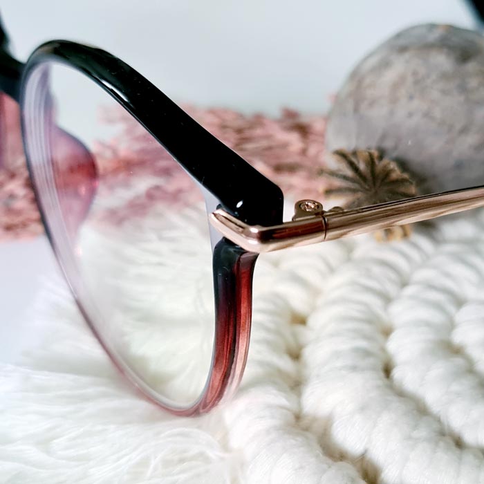 Zeelool Modell: Yadejah Schwarz-Rot