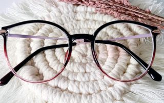 Zeelool Modell: Yadejah Schwarz-Rot